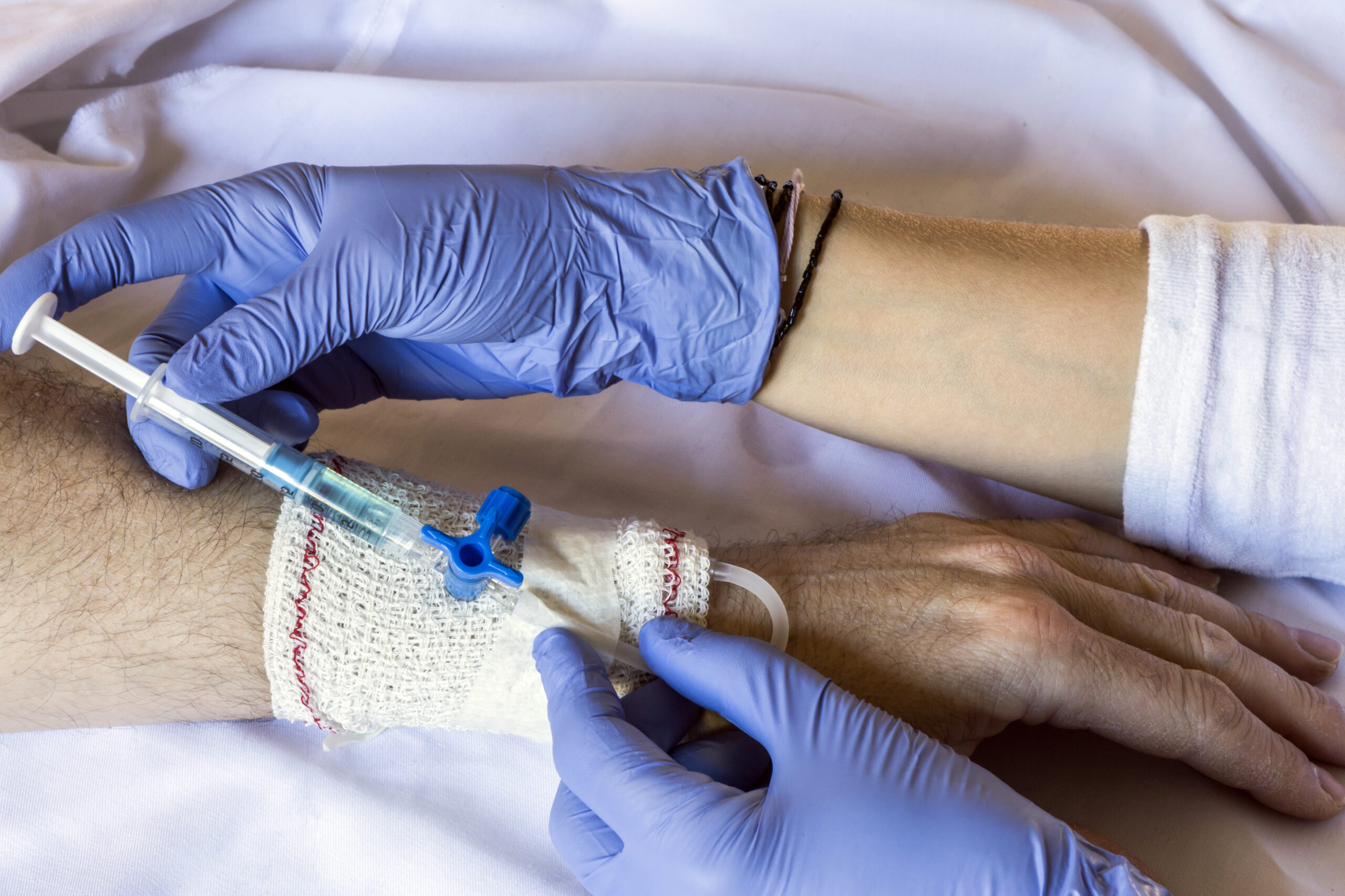 nurse injected antibiotics by via injection in a